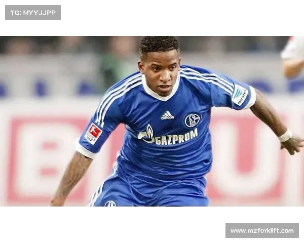 法尔范在沙尔克04进攻体系中的核心作用与边路战术运用解析